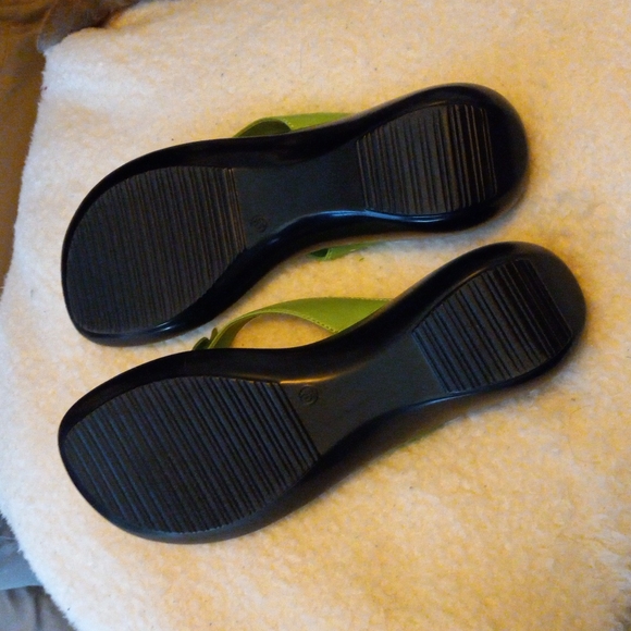 Flower Power Spring Sandals - Picture 2 of 2